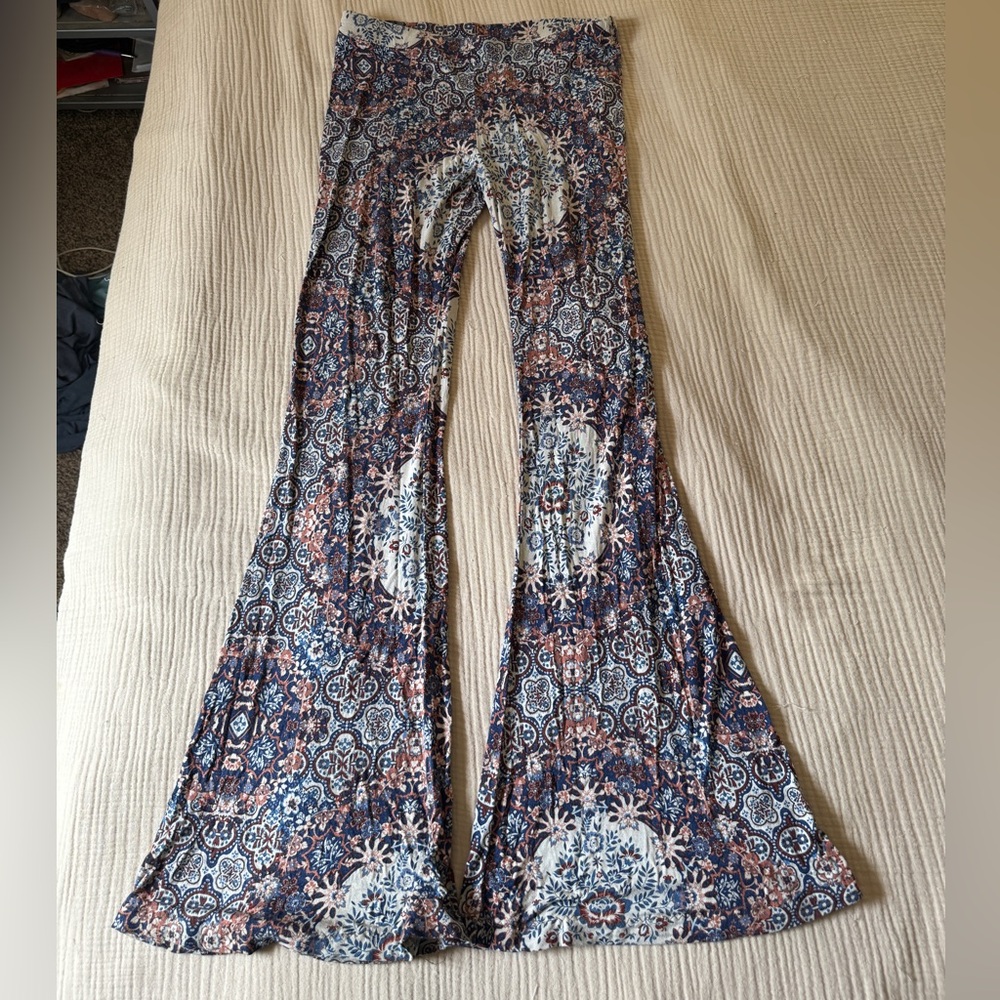 American Eagle Outfitters boho flare leggings